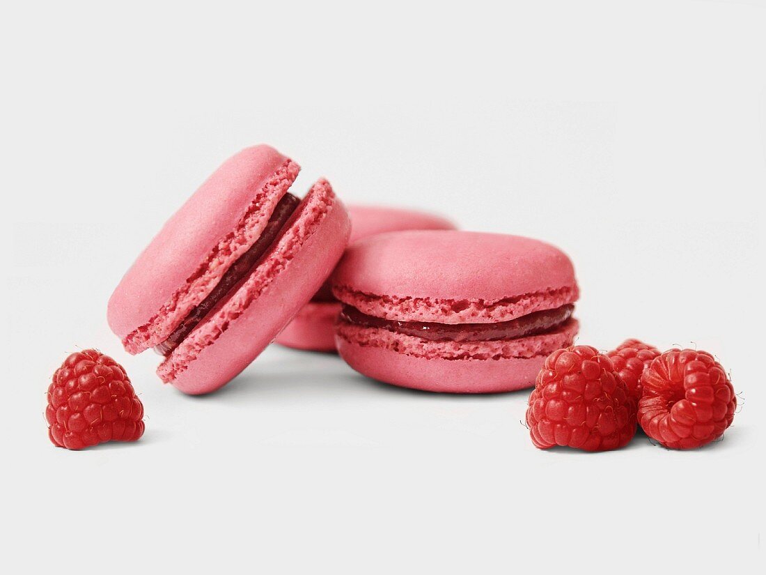 Macaroons and fresh raspberries