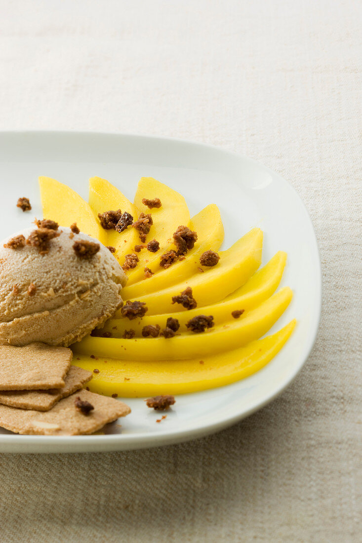 Mango carpaccio with cinnamon ice cream