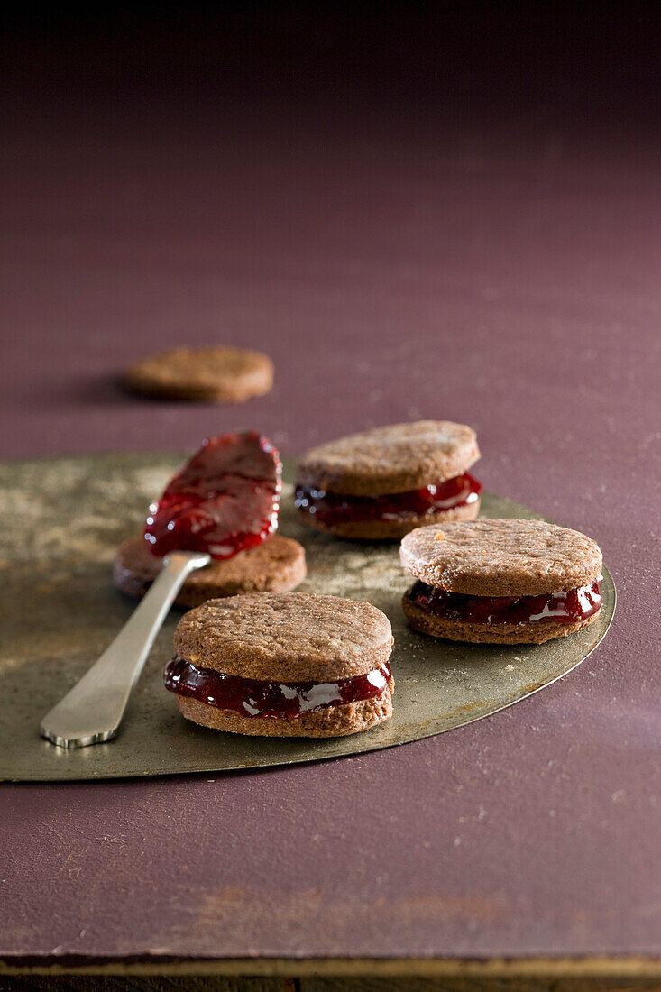 Chocolate and summer fruit jam Whoopies