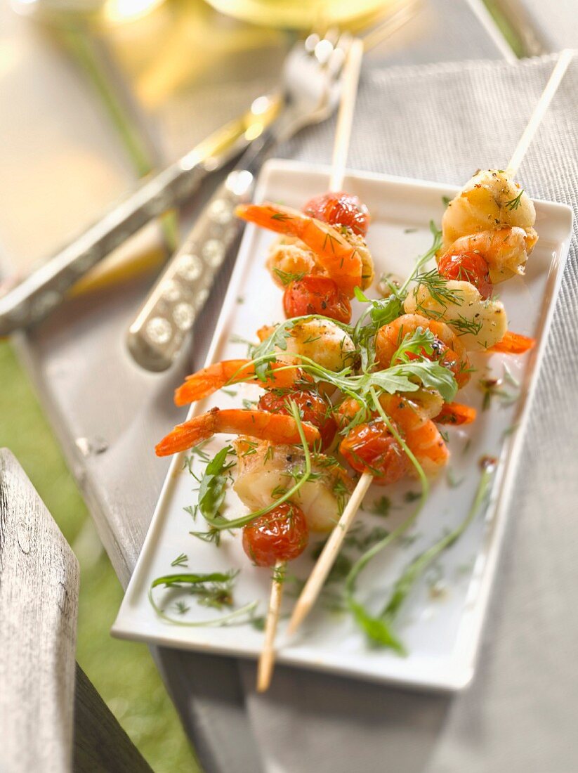 Monkfish, shrimp and cherry tomato brochettes