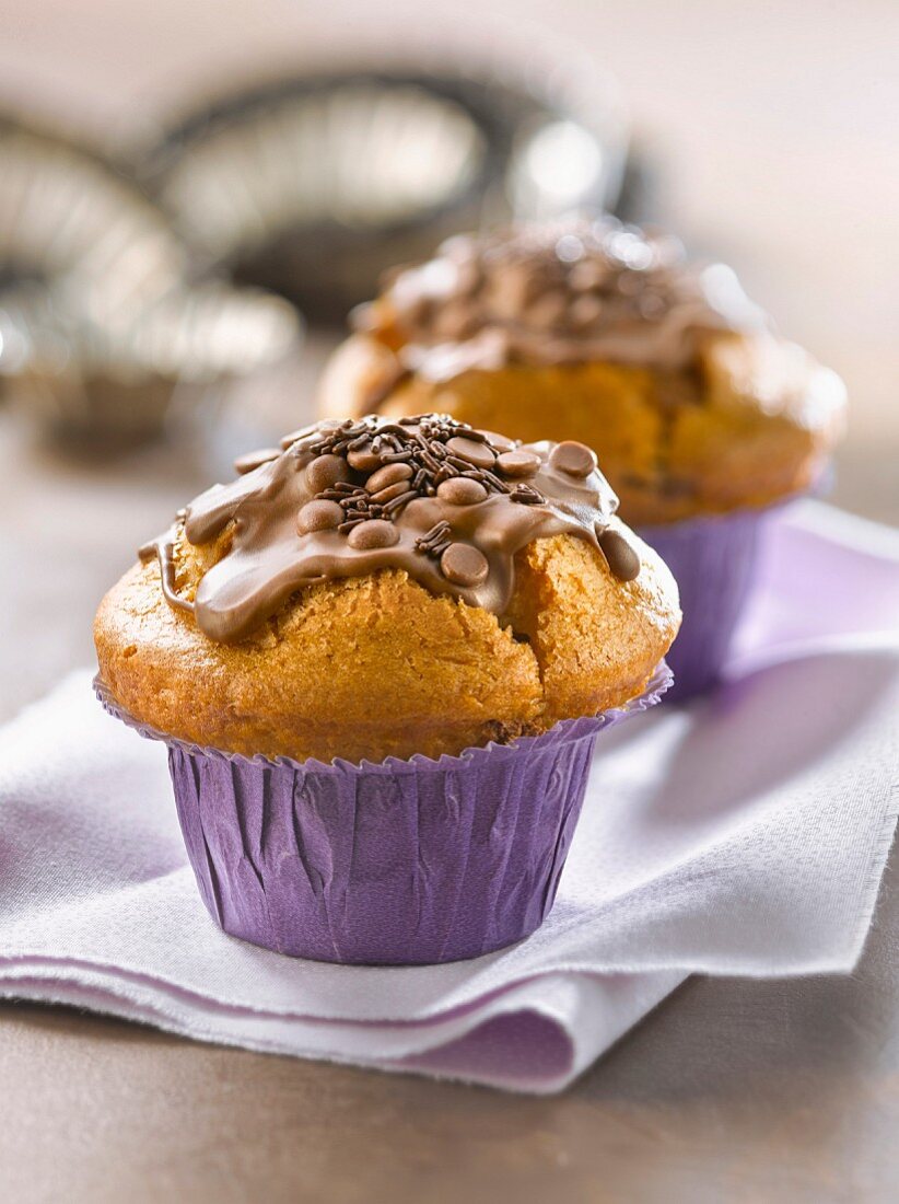 Muffins with chocolate frosting