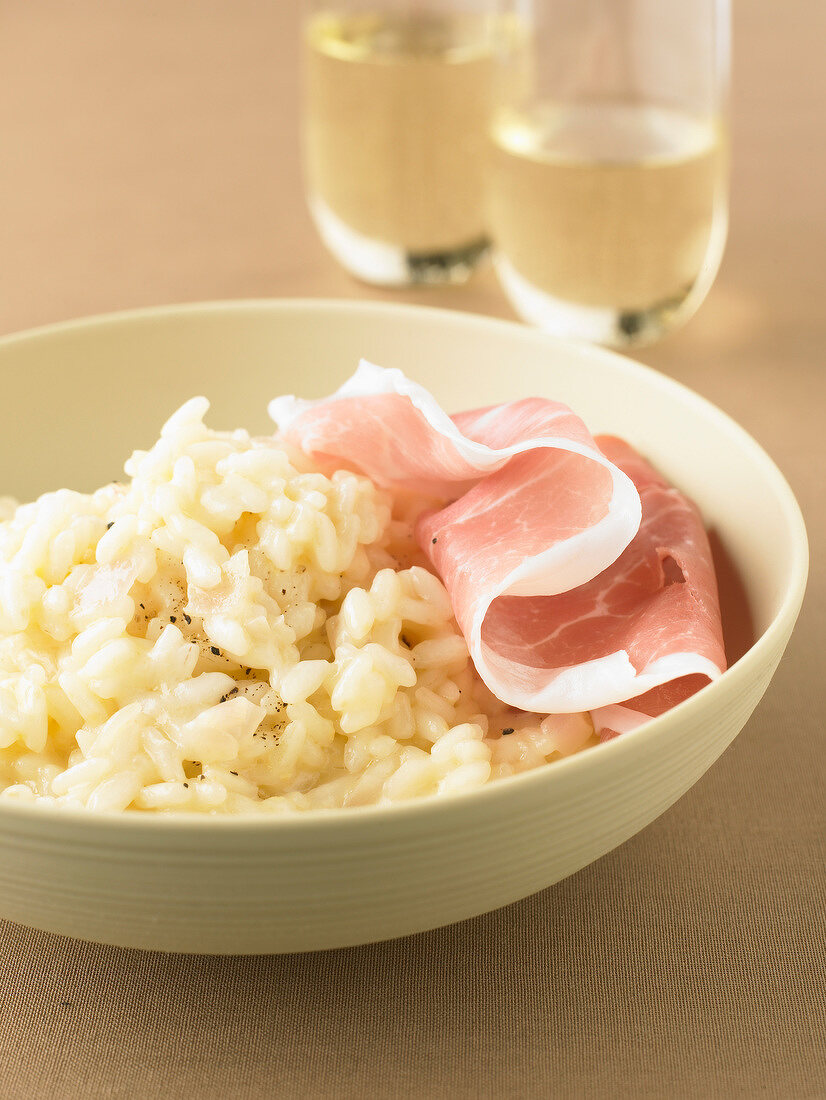 Champagne risotto with raw ham