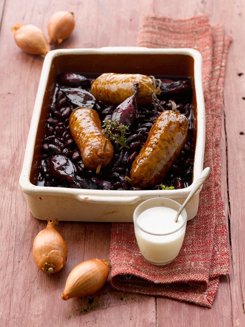 Morteau sausages with shallots and red kidney beans