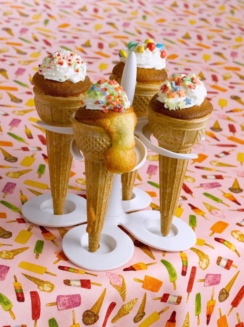 Ice cream-style cupcakes