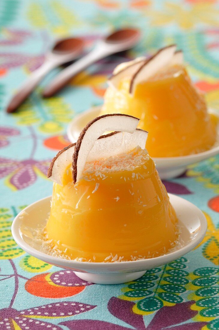 Mango-coconut jelly