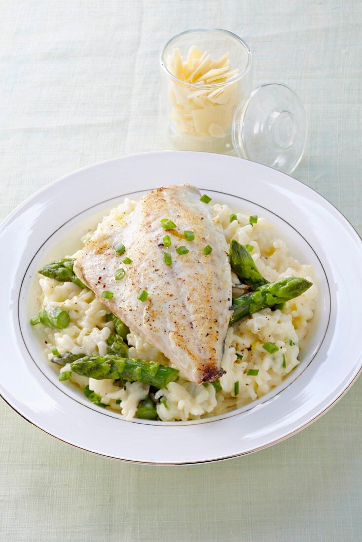 Sea bream fillet with asparagus risotto