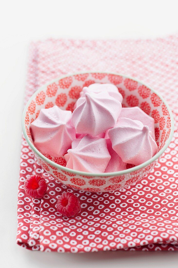 Small raspberry meringues