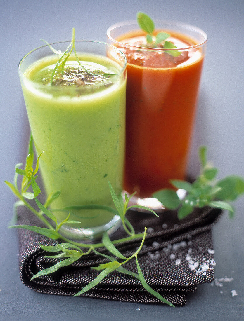 Grünes und rotes Gazpacho