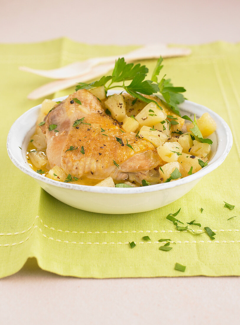 Chicken with rum and pineapple
