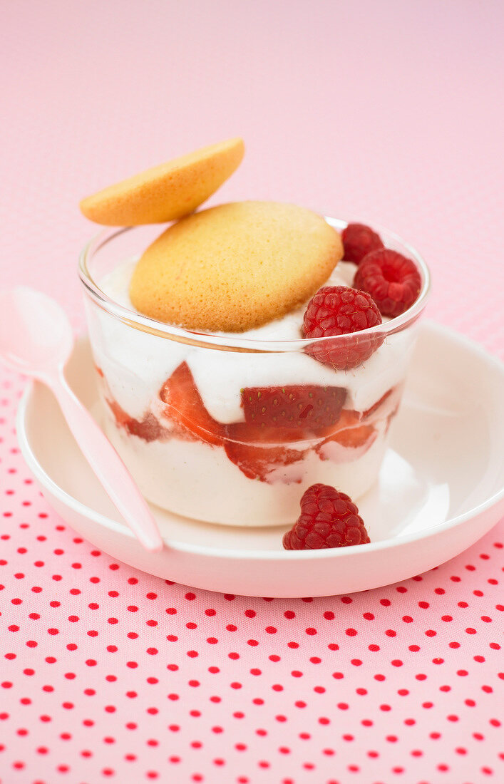 Fromage blanc with summer fruit with soft Whoopies