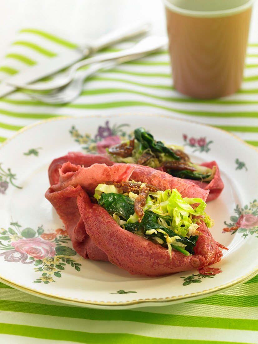Beetroot crepe with vegetables