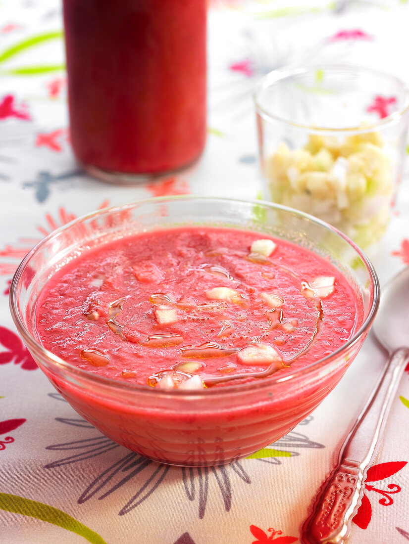 Kalte Rote-Bete-Cremesuppe