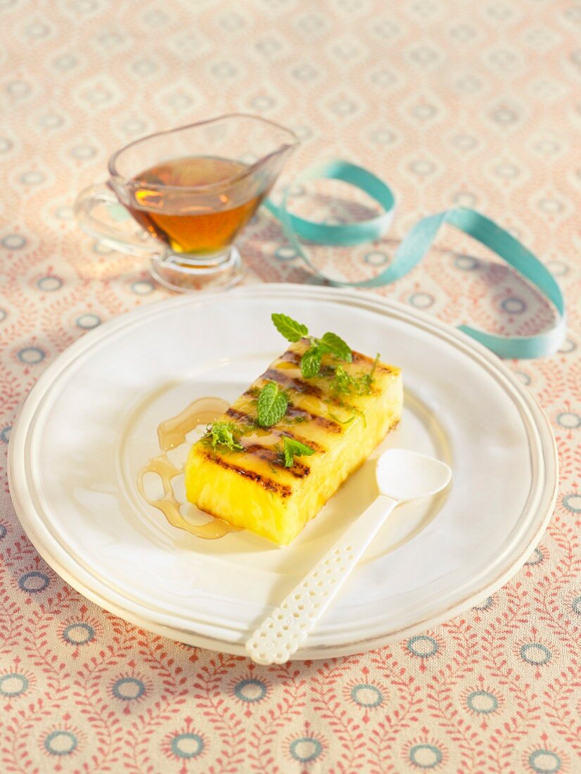 Gegrillte Ananas mit Honig