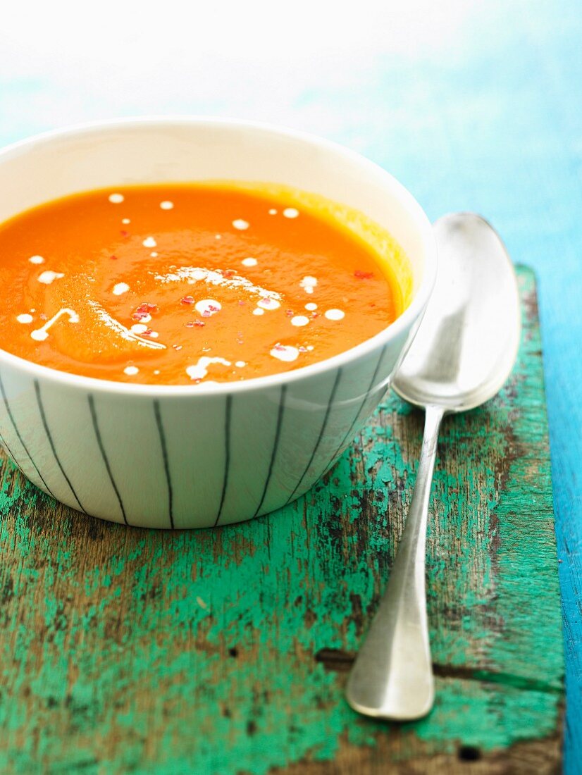 Geeiste Karotten-Kokosmilch-Suppe