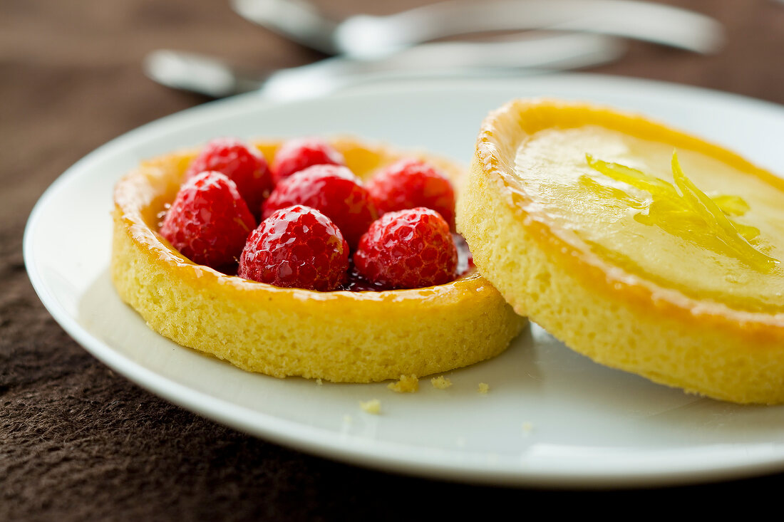 Raspberry and lemon curd tartlets