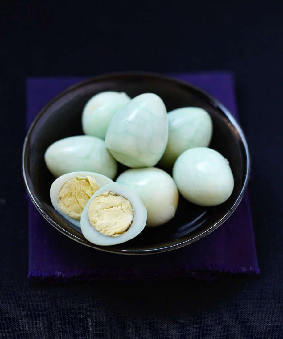 Green tea marble eggs