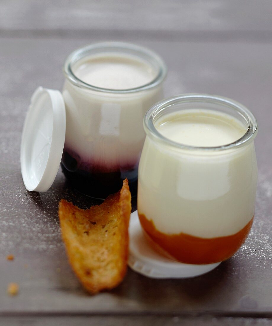 Joghurt mit Marmelade