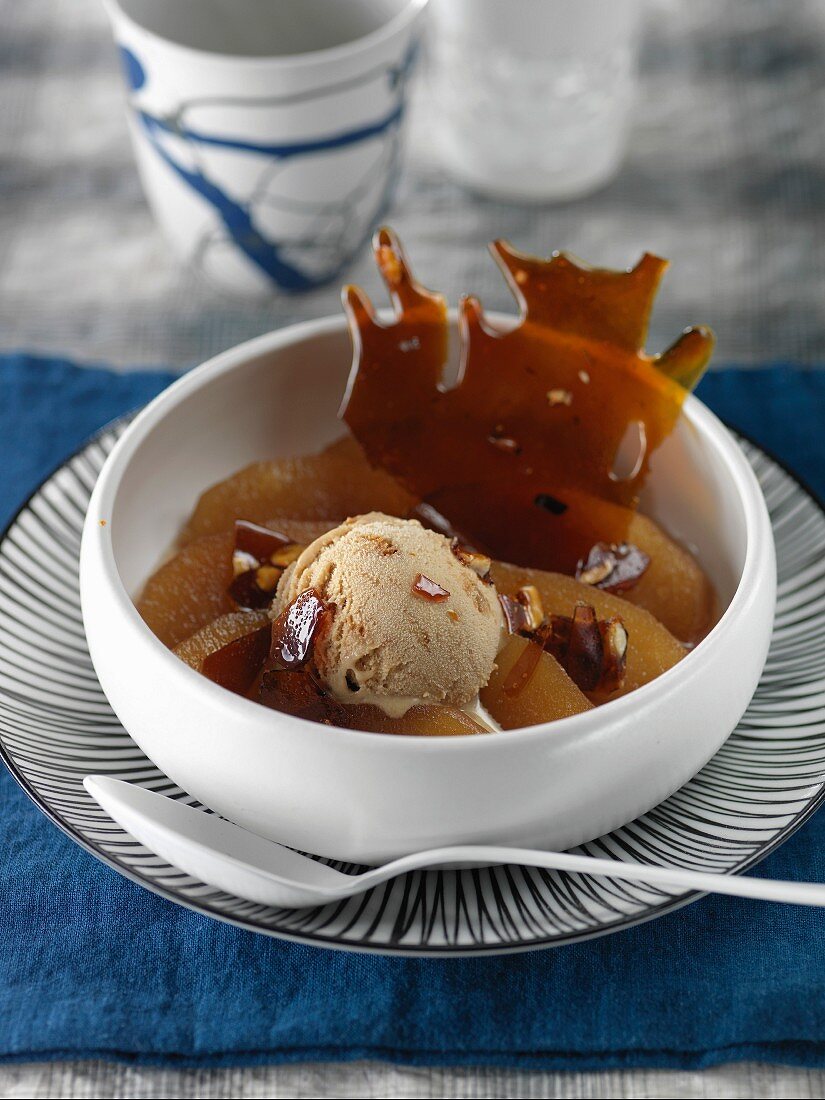 Apples stewed in cider,Speculos ice cream