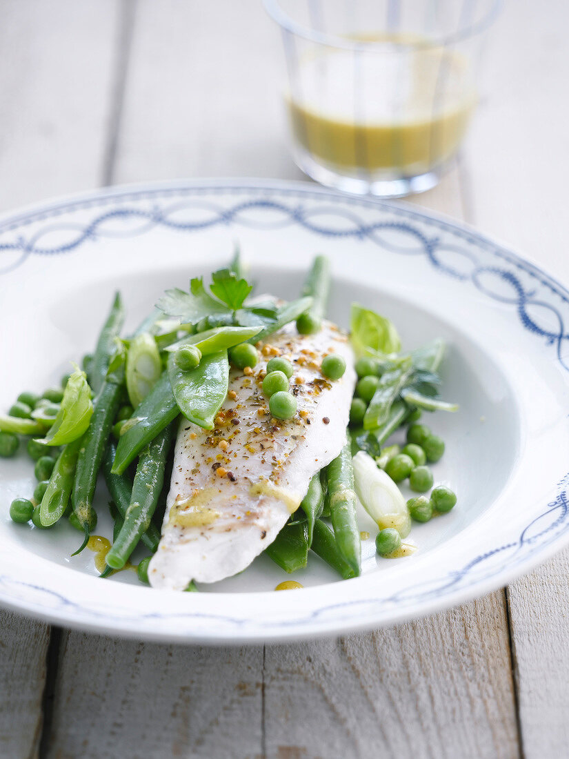 Seelachsfilet mit grünem Gemüse