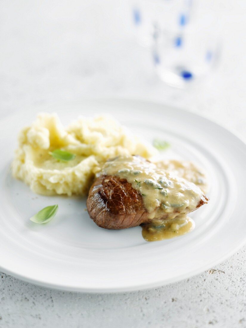 Rindfleisch mit Gorgonzolasauce, Kartoffelpüree