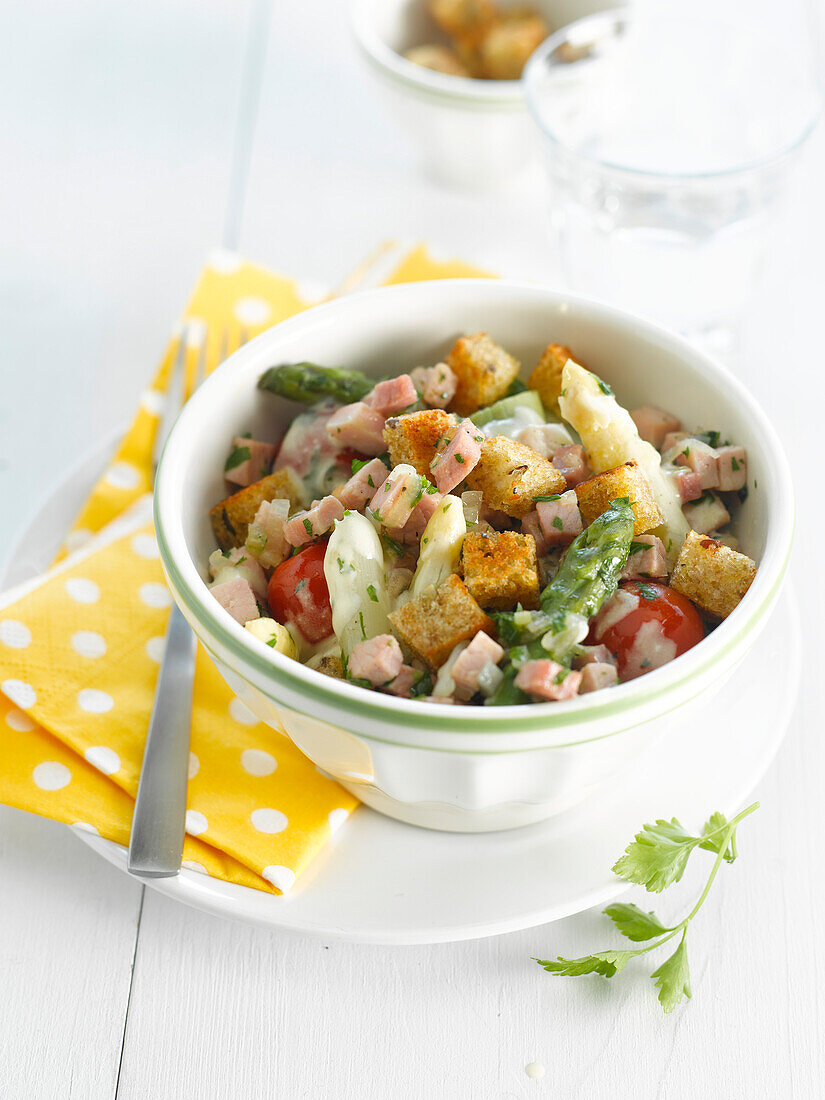 Spargelsalat mit Schinken