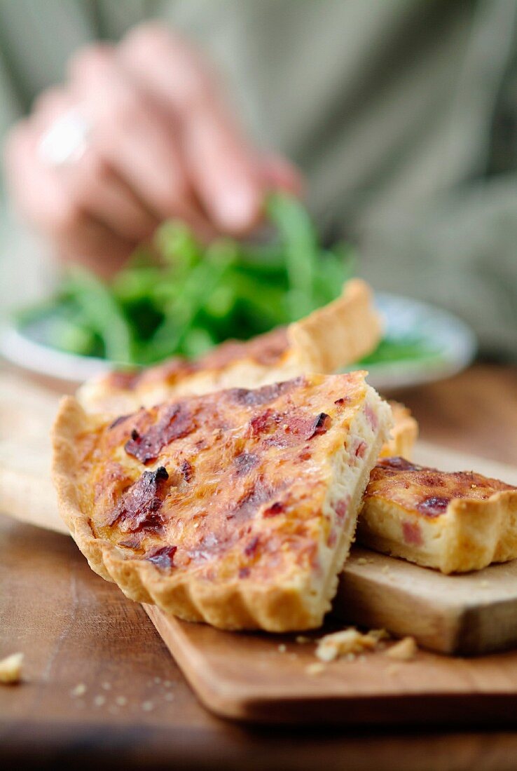 Quiche Lorraine (Schinken-Käse-Kuchen, … – Bilder kaufen – 60201059 ...