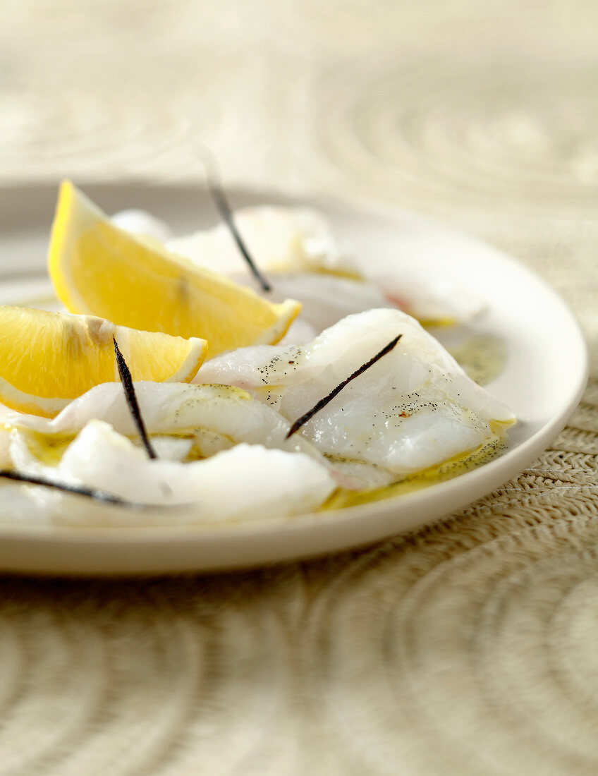 Petersfisch-Carpaccio mit Vanille und Zitrone