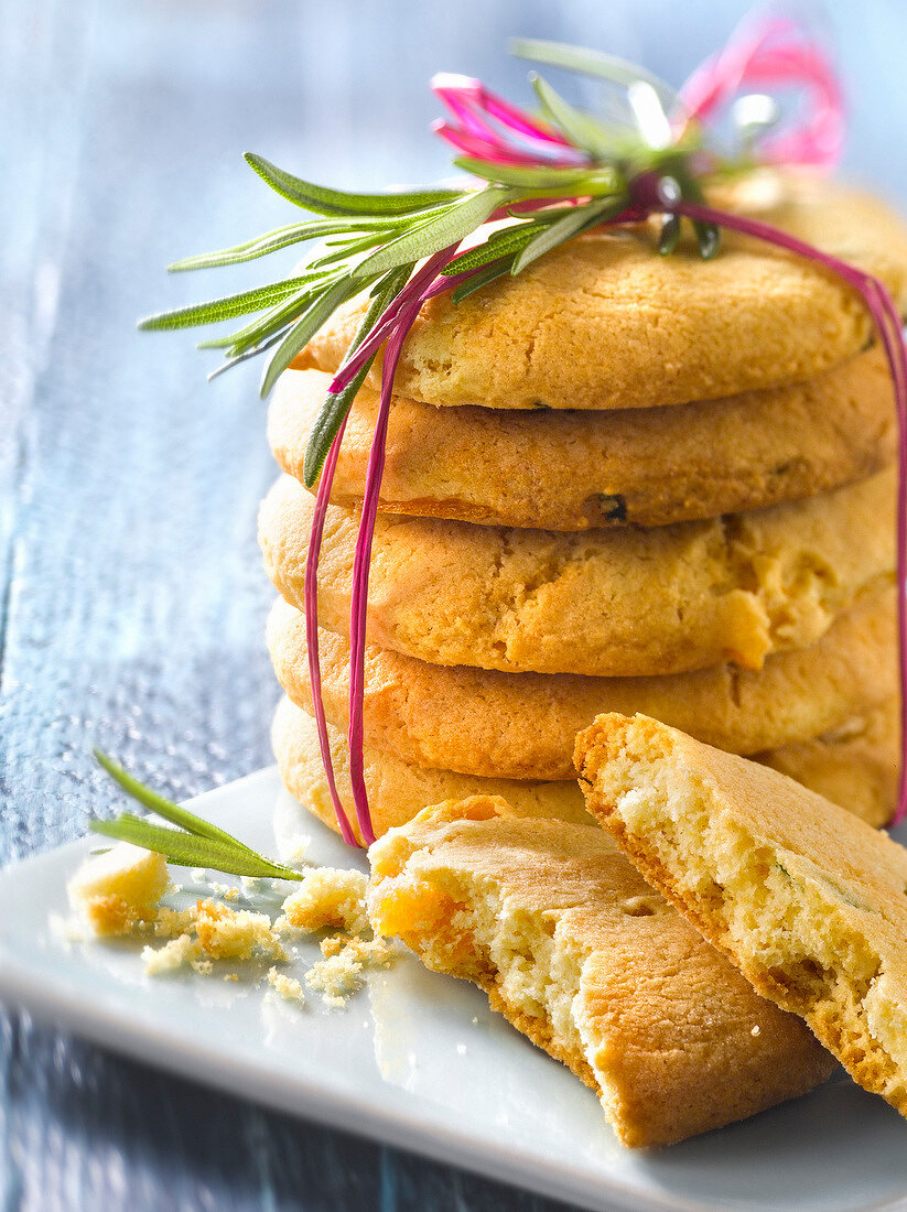 Dried apricot-rosemary cookies