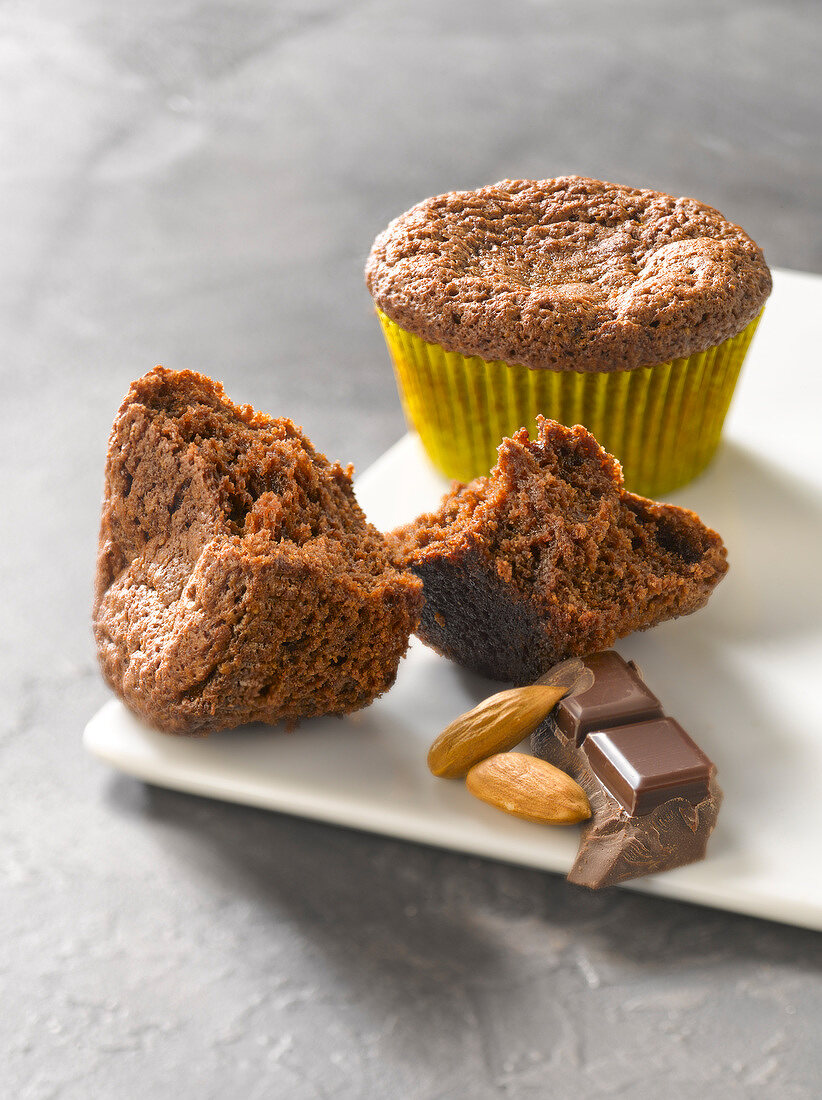 Chocolate-almond muffins