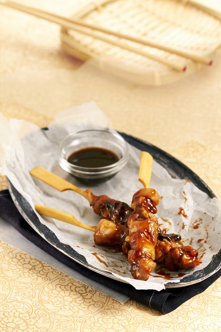 Caramelized chicken teriyaki brochettes