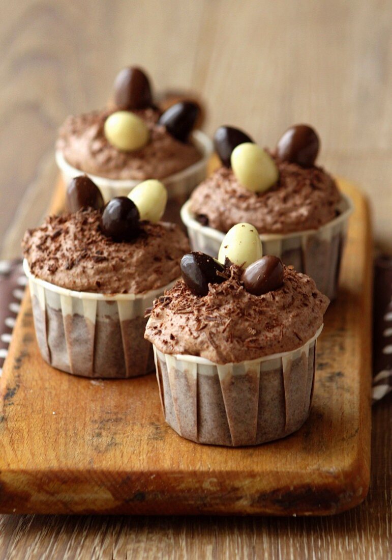 Österliche Schokoladen-Cupcakes