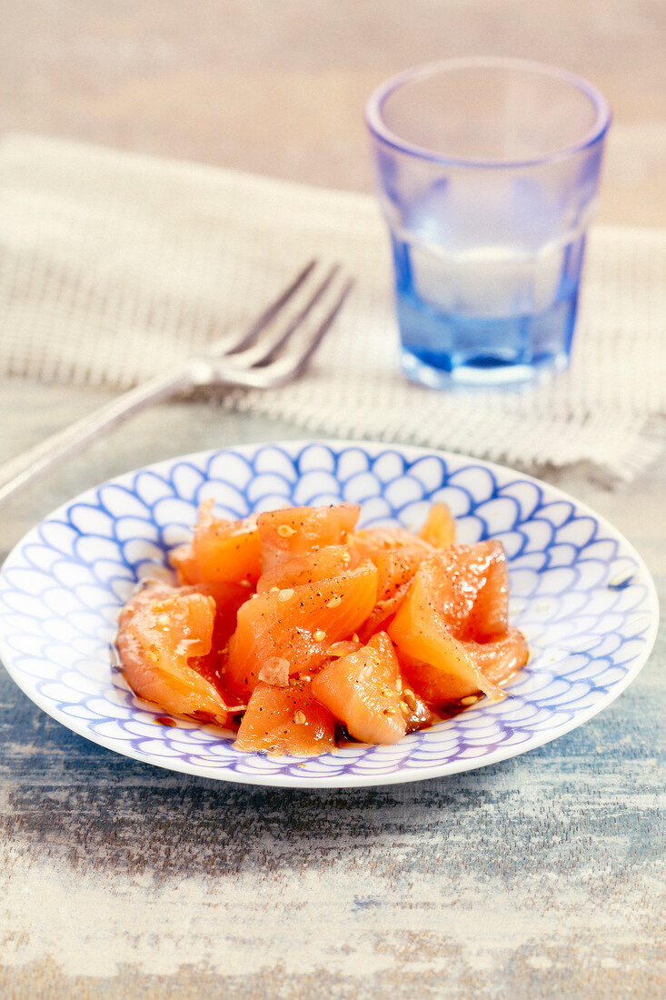 Marinated salmon with sesame seeds