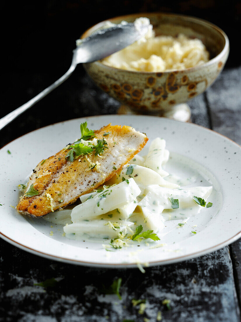 Grilled sea bream and creamy salsifies with parsley
