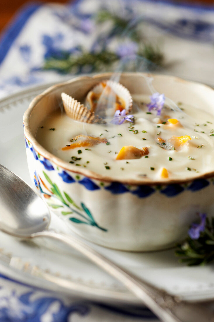 Cream of cauliflower soup with cockles
