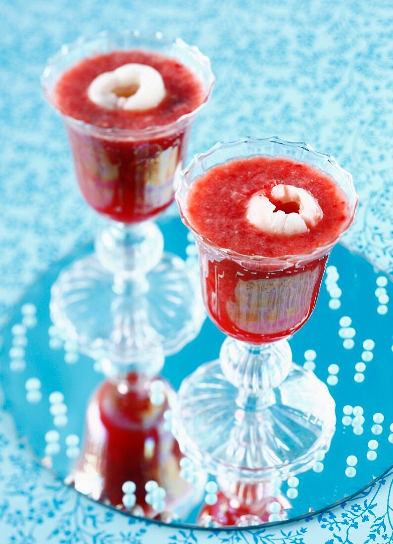 Strwberry-lychee smoothies