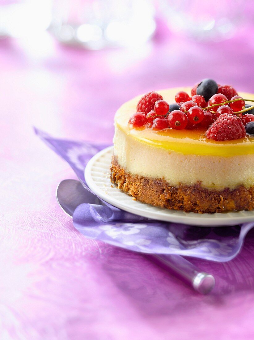 Summer fruit and lemon curd cheesecake