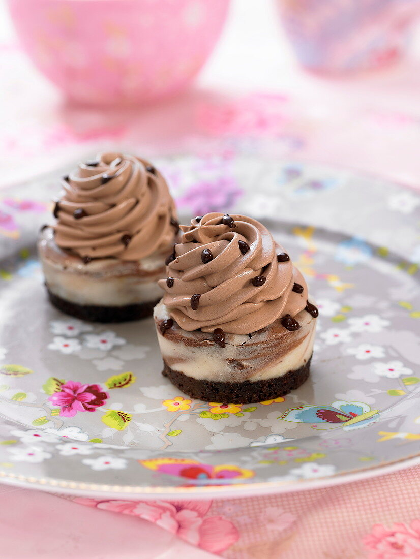 Chocolate marbled cheesecake-style cupcake