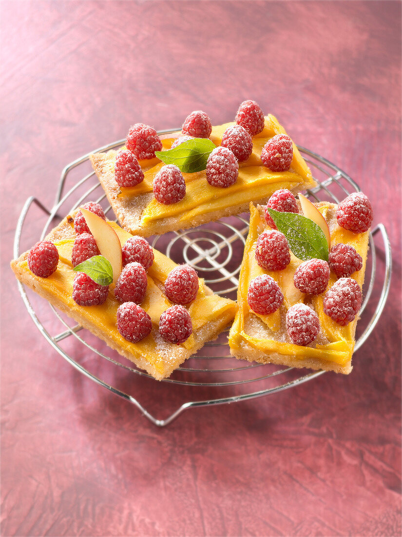 Sablés mangue-framboise (Sandteiggebäck mit Mango und Himbeeren)