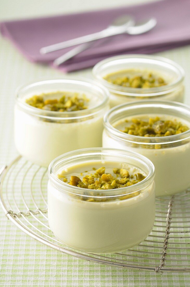 Pistachio cream desserts