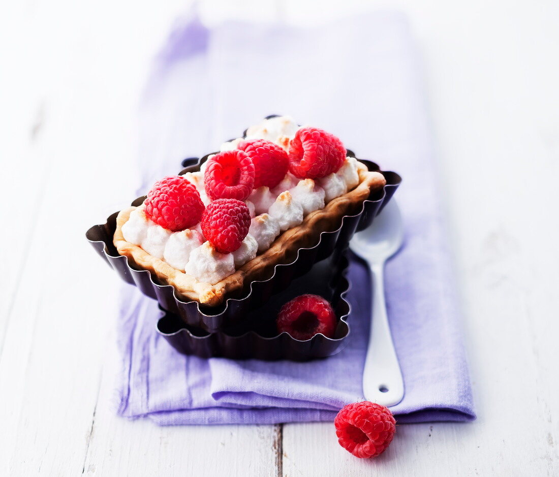 Raspberry meringue pie