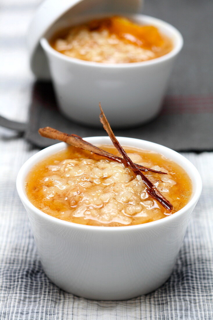 Vanilla-flavored meusli and rice pudding