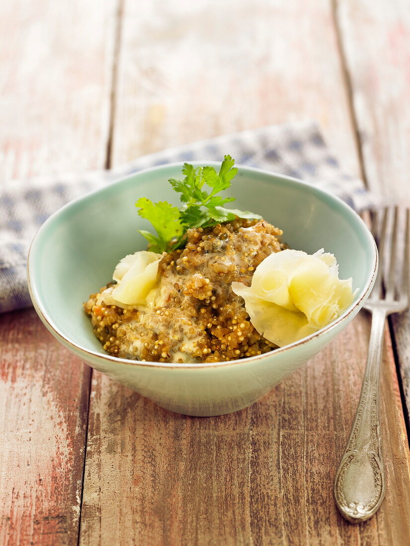 Cremige Quinoa mit Tête-de-Moine-Käse