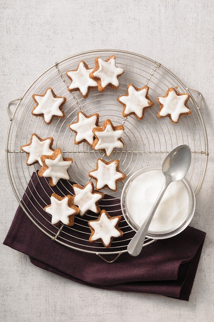 Star-shaped Christmas cookies