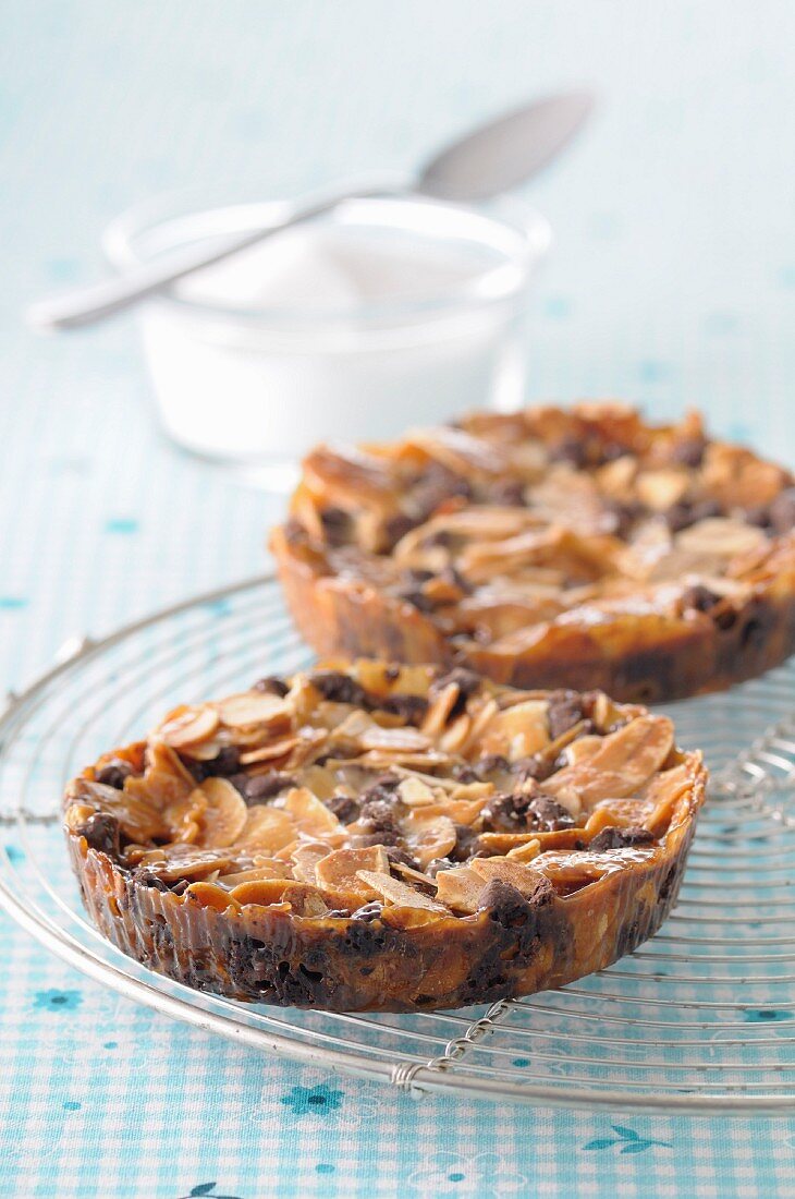 Almond nougatine and chocolate chip tartlets