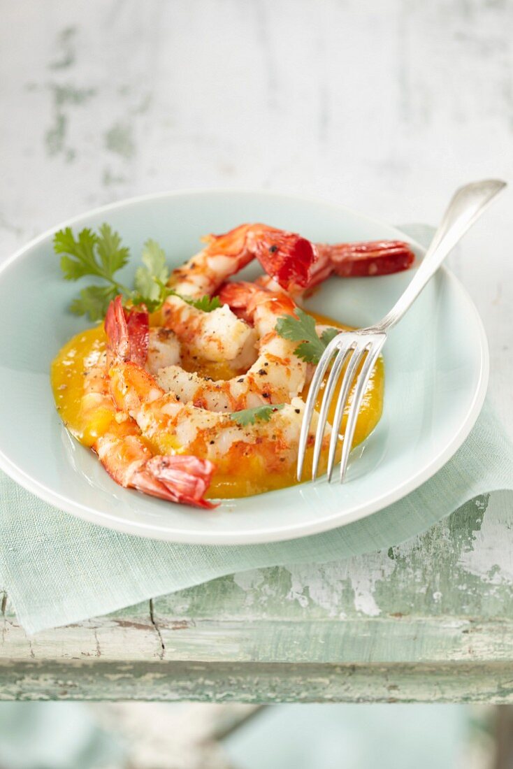 Sauteed shrimps with mango juice