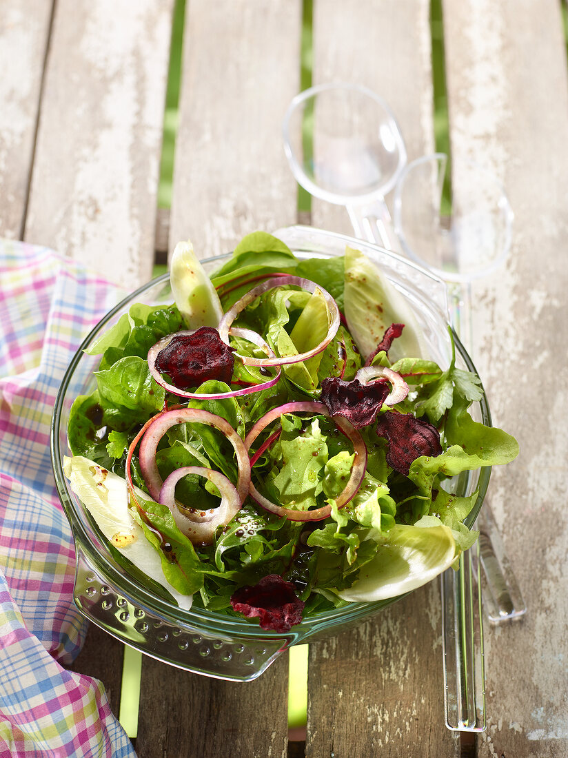 Mesclun,red onion and beetroot crisp salad