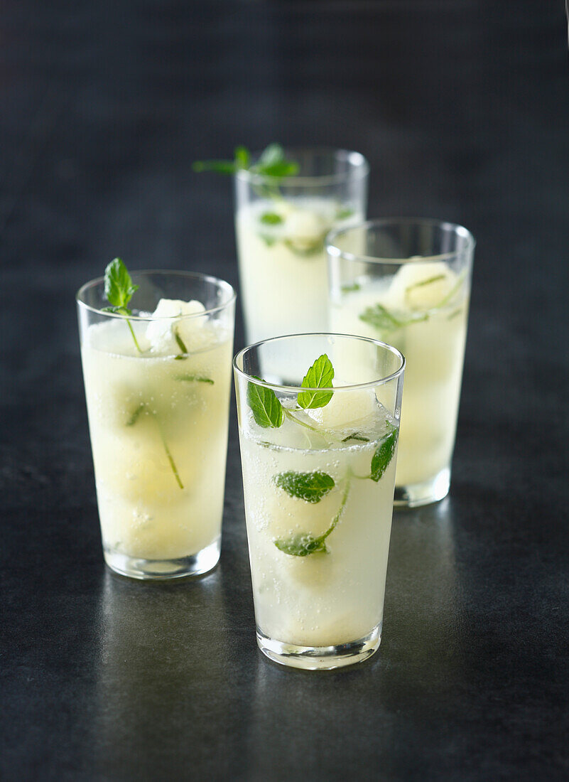 Mojito ice cube drinks