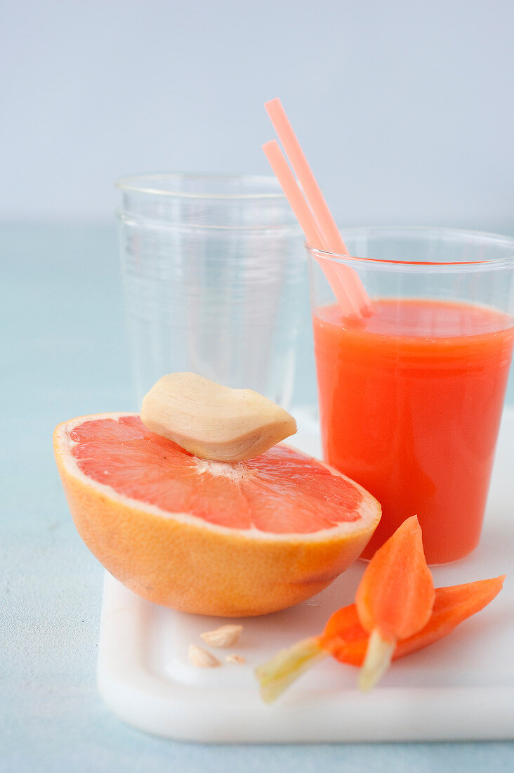 Grapefruit, carrot and ginger juice