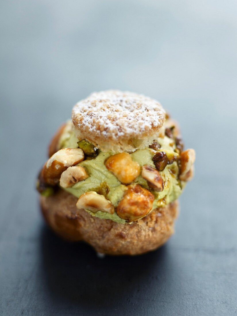 Pistachio and dried fruit cream puff