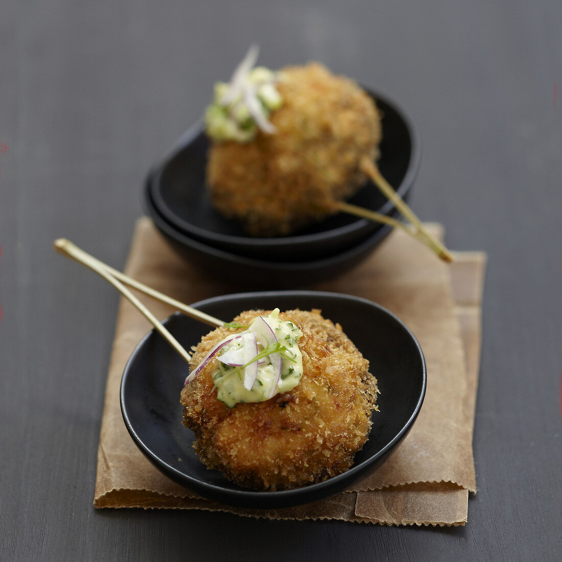 Frittierte Shiitake-Yakitoris mit Garnelenfüllung